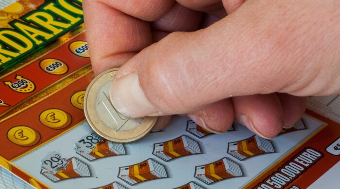 宝くじスクラッチが当たる方法とは？当たりやすい法則や買い方のコツ8選！