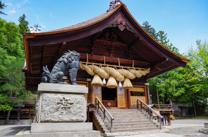 諏訪神社のスピリチュアルな効果やお守り・御朱印について解説！