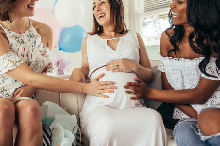 妊婦さんを跨がせてもらう