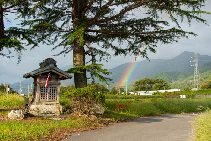 神社で虹を見かけた場合のスピリチュアルな意味