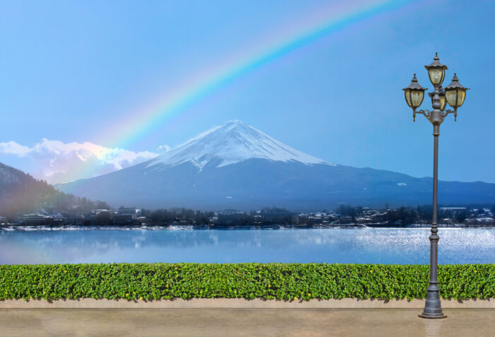 富士山にかかる虹を見かけた場合のスピリチュアルな意味