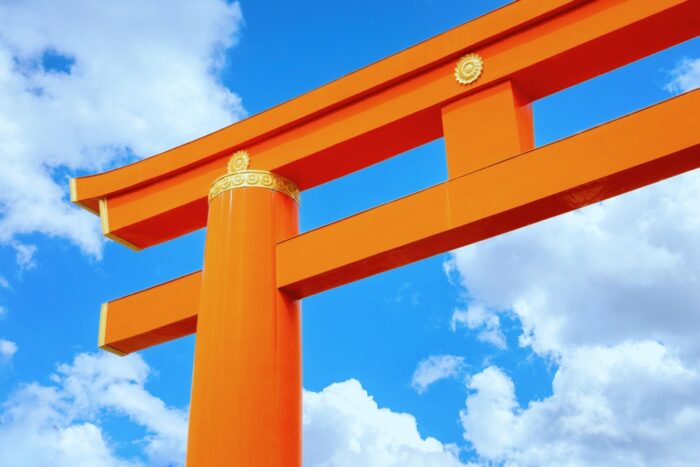 東京大神宮のお守りの効果やご利益を解説！「縁結び鈴蘭守」のすごい効果