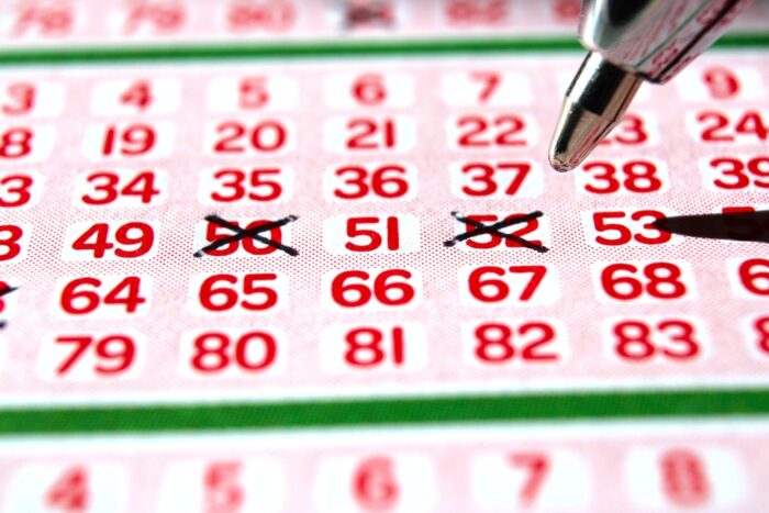 前回の当選番号と近い数字を選ぶ