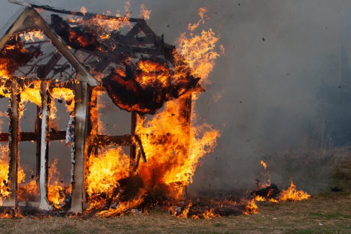 火事の夢を見たら人に話すべき？火事の夢を見る心理や対処法を徹底解説！