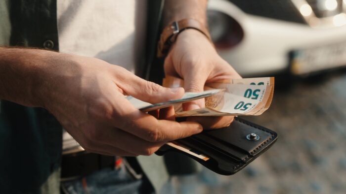 コンスタントに購入していない