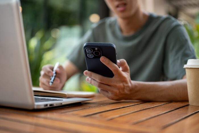 過去のデータを分析せず購入している