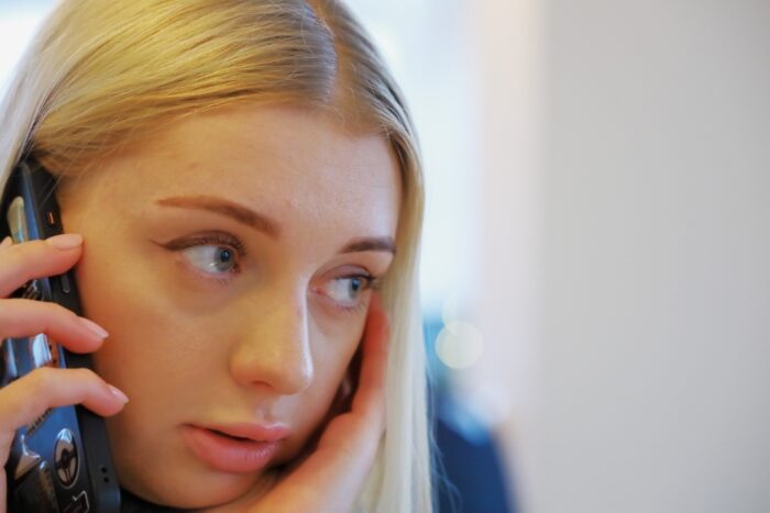 あなたからの連絡が多すぎてウンザリしている あなたからの連絡が多すぎてウンザリしている